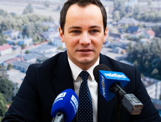 Konferencja prasowa dot. dofinansowania na budowę kompleksu sportowego Orlik w Gzowicach (zdjęcia)