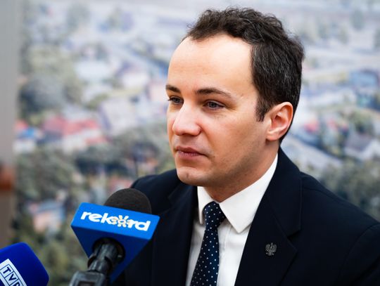 Konferencja prasowa dot. dofinansowania na budowę kompleksu sportowego Orlik w Gzowicach (zdjęcia)