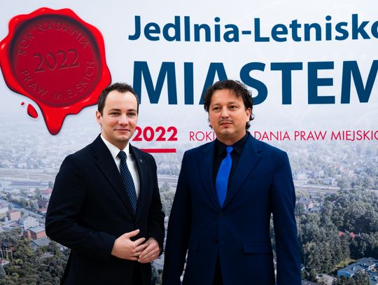 Konferencja prasowa dot. dofinansowania na budowę kompleksu sportowego Orlik w Gzowicach (zdjęcia)