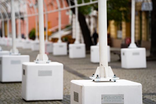 Instalacja tunelu świetlnego na ul. Żeromskiego (zdjęcia)