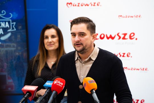 Konferencja prasowa zapowiadająca wydarzenie „Świąteczna Kraina – Kiermasz Radomskich NGO” (zdjęcia)