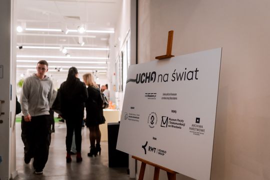 Wernisaż wystawy %22Ucho na świat z Radomia%22 001.jpg