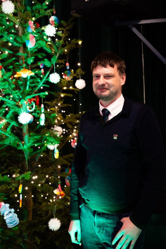 Malowanie bombek na rzecz zbiórki dla Julii (zdjęcia)