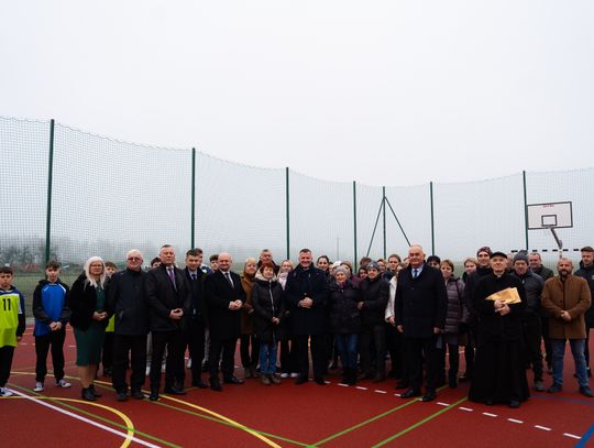 Nowe boisko w Białobrzegach w gminie Chotcza (zdjęcia)