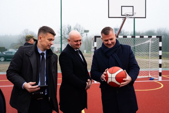 Nowe boisko w Białobrzegach w gminie Chotcza (zdjęcia)