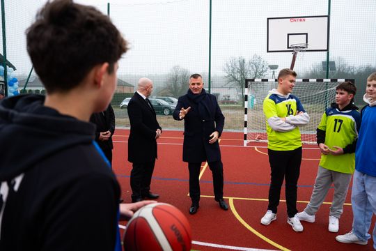 Nowe boisko w Białobrzegach w gminie Chotcza (zdjęcia) Nowe boisko w Białobrzegach w gminie Chotcza (zdjęcia)