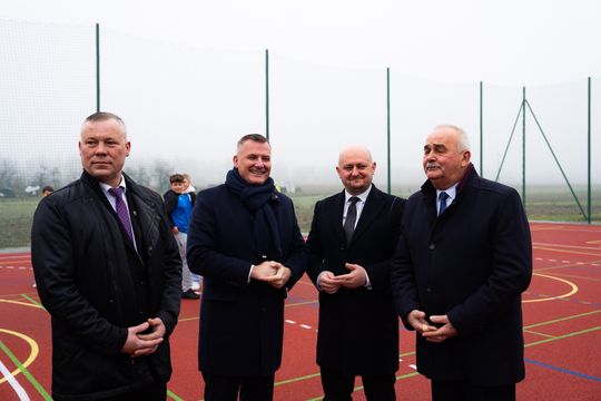 Nowe boisko w Białobrzegach w gminie Chotcza (zdjęcia)