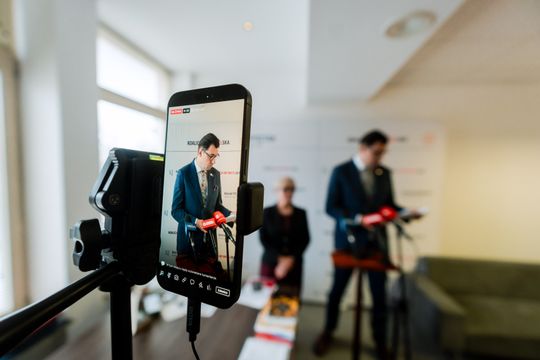 Pieniądze dla Radomia i Ziemi Radomskiej - konferencja KO (zdjęcia)