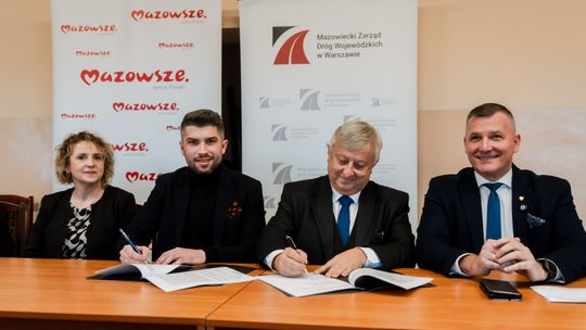 Podpisanie umowy na przygotowanie dokumentacji przebudowy drogi w gminie Orońsko (zdjęcia)