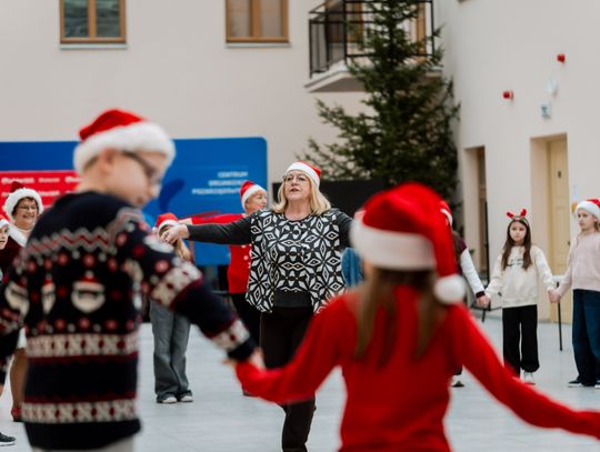 Seniorzy dzieciom w Kamienicy Deskurów (zdjęcia)