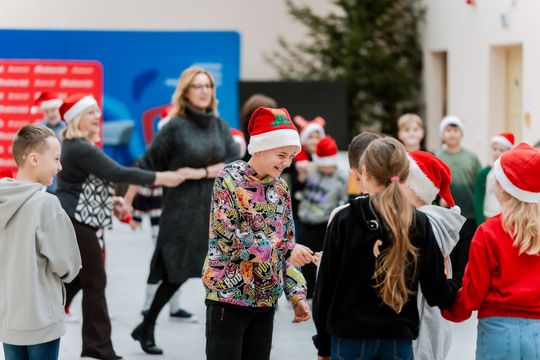 Seniorzy dzieciom 008.jpg