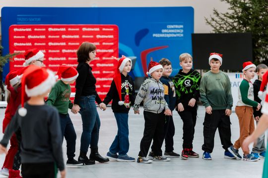 Seniorzy dzieciom 007.jpg