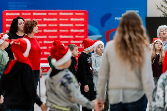 Seniorzy dzieciom 012.jpg