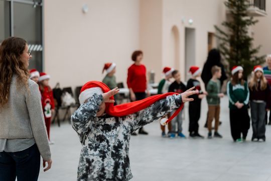 Seniorzy dzieciom 013.jpg