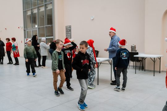 Seniorzy dzieciom 019.jpg