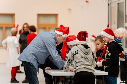 Seniorzy dzieciom 028.jpg