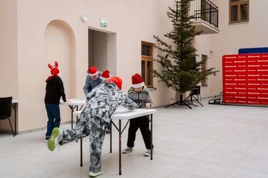 Seniorzy dzieciom 040.jpg