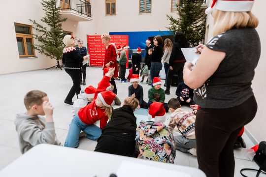 Seniorzy dzieciom 041.jpg