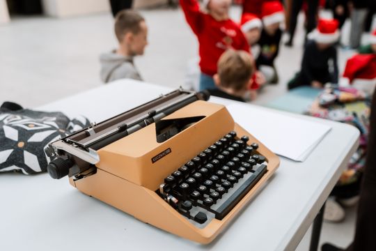 Seniorzy dzieciom 042.jpg Seniorzy dzieciom 042.jpg