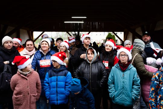 Charytatywny bieg mikołajkowy w Hucie (zdjęcia) Charytatywny bieg mikołajkowy w Hucie (zdjęcia)