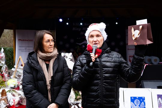 Charytatywny bieg mikołajkowy w Hucie (zdjęcia) Charytatywny bieg mikołajkowy w Hucie (zdjęcia)