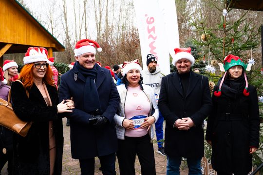 Charytatywny bieg mikołajkowy w Hucie (zdjęcia)
