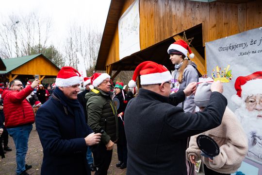 Charytatywny bieg mikołajkowy w Hucie (zdjęcia) Charytatywny bieg mikołajkowy w Hucie (zdjęcia)