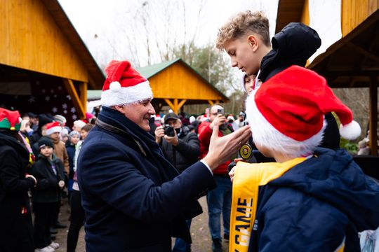 Charytatywny bieg mikołajkowy w Hucie (zdjęcia) Charytatywny bieg mikołajkowy w Hucie (zdjęcia)