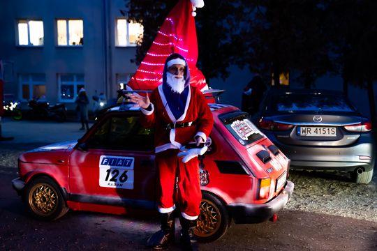 Mikołajkowy Rajd Uśmiechu (zdjęcia) Mikołajkowy Rajd Uśmiechu (zdjęcia)