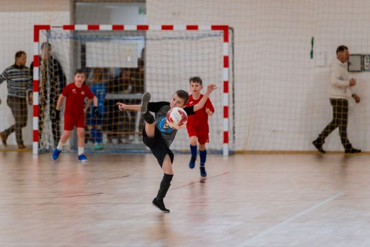 Mikołajkowy Turniej Piłki Nożnej dla Dzieci i Młodzieży 040.jpg Mikołajkowy Turniej Piłki Nożnej dla Dzieci i Młodzieży 040.jpg