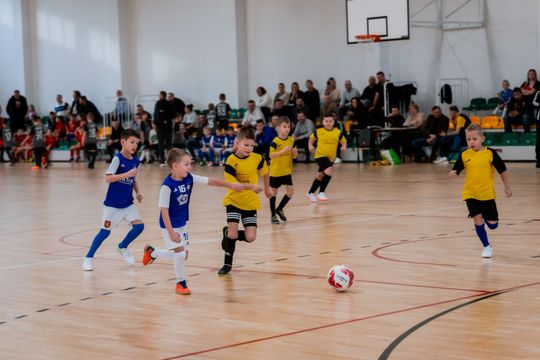 Mikołajkowy Turniej Piłki Nożnej dla Dzieci i Młodzieży 048.jpg Mikołajkowy Turniej Piłki Nożnej dla Dzieci i Młodzieży 048.jpg