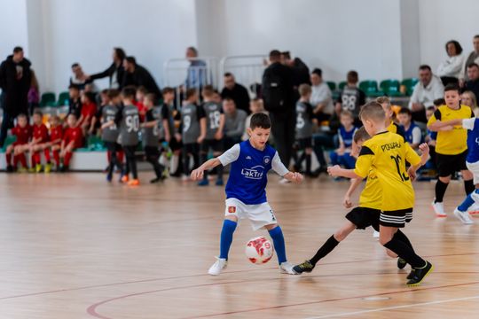 Mikołajkowy Turniej Piłki Nożnej dla Dzieci i Młodzieży 047.jpg Mikołajkowy Turniej Piłki Nożnej dla Dzieci i Młodzieży 047.jpg