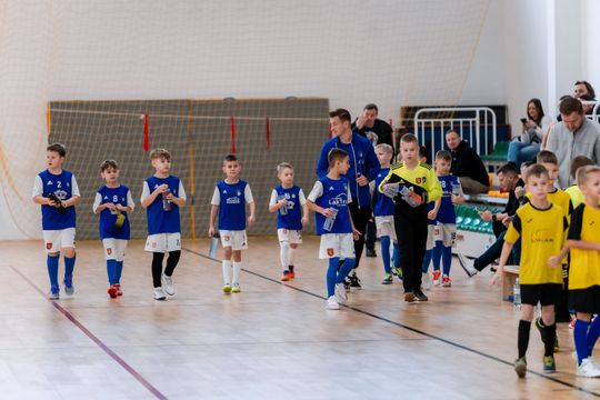 Mikołajkowy Turniej Piłki Nożnej dla Dzieci i Młodzieży 045.jpg Mikołajkowy Turniej Piłki Nożnej dla Dzieci i Młodzieży 045.jpg