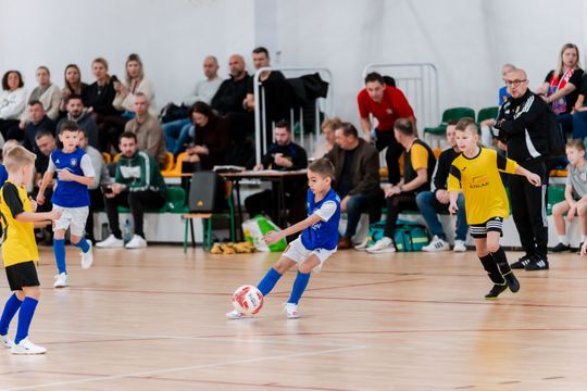 Mikołajkowy Turniej Piłki Nożnej dla Dzieci i Młodzieży 057.jpg Mikołajkowy Turniej Piłki Nożnej dla Dzieci i Młodzieży 057.jpg