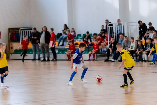 Mikołajkowy Turniej Piłki Nożnej dla Dzieci i Młodzieży 056.jpg Mikołajkowy Turniej Piłki Nożnej dla Dzieci i Młodzieży 056.jpg