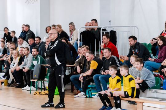 Mikołajkowy Turniej Piłki Nożnej dla Dzieci i Młodzieży 063.jpg Mikołajkowy Turniej Piłki Nożnej dla Dzieci i Młodzieży 063.jpg