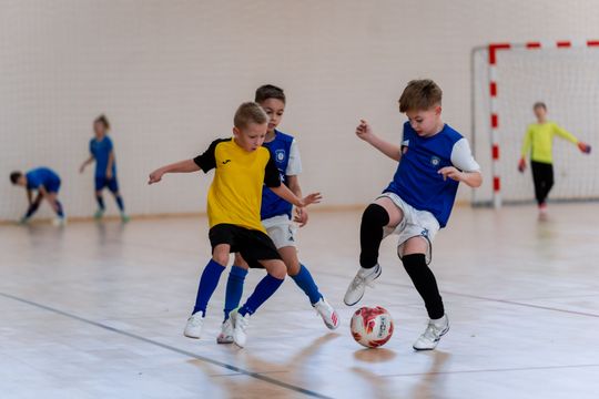 Mikołajkowy Turniej Piłki Nożnej dla Dzieci i Młodzieży 071.jpg Mikołajkowy Turniej Piłki Nożnej dla Dzieci i Młodzieży 071.jpg