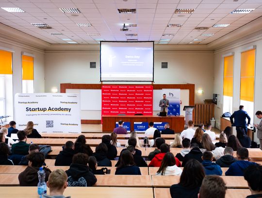 Radomska Akademia Przedsiębiorczości i Innowacyjności (zdjęcia) Radomska Akademia Przedsiębiorczości i Innowacyjności (zdjęcia)