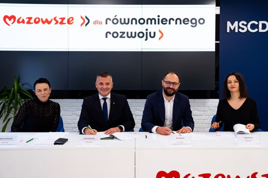 Podpisanie umów w ramach projektu "Mazowsze dla równomiernego rozwoju" (zdjęcia)