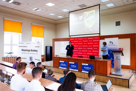 Radomska Akademia Przedsiębiorczości i Innowacyjności (zdjęcia) Radomska Akademia Przedsiębiorczości i Innowacyjności (zdjęcia)