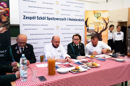 Radomskie wariacje kulinarne z dziczyzną w roli głównej (zdjęcia) Radomskie wariacje kulinarne z dziczyzną w roli głównej (zdjęcia)