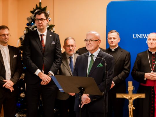 Spotkanie opłatkowe na Uniwersytecie Radomskim (zdjęcia) Spotkanie opłatkowe na Uniwersytecie Radomskim (zdjęcia)