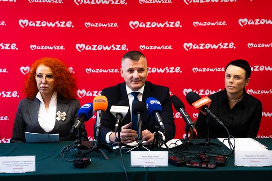 Konferencja prasowa dot. aktualnej sytuacji w Szkole Leśnej w Garbatce-Letnisko (zdjęcia)