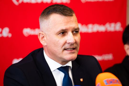 Konferencja prasowa dot. aktualnej sytuacji w Szkole Leśnej w Garbatce-Letnisko (zdjęcia)