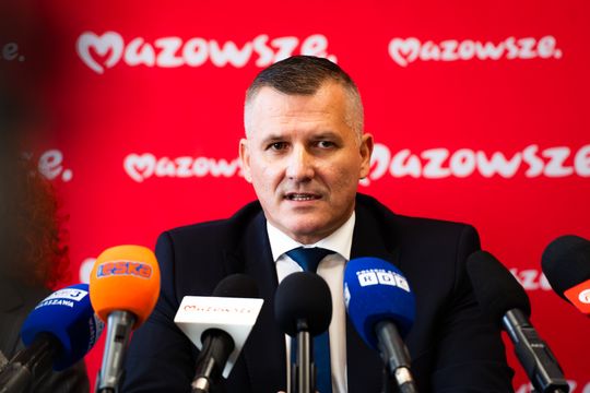 Konferencja prasowa dot. aktualnej sytuacji w Szkole Leśnej w Garbatce-Letnisko (zdjęcia)