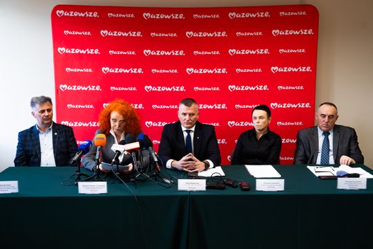 Konferencja prasowa dot. aktualnej sytuacji w Szkole Leśnej w Garbatce-Letnisko (zdjęcia)