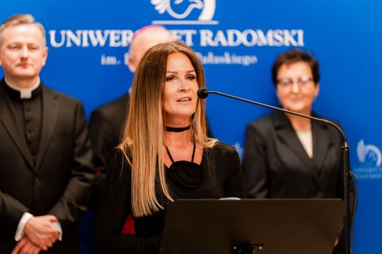 Spotkanie opłatkowe na Uniwersytecie Radomskim 018.jpg Spotkanie opłatkowe na Uniwersytecie Radomskim 018.jpg