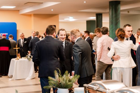 Spotkanie opłatkowe na Uniwersytecie Radomskim 039.jpg Spotkanie opłatkowe na Uniwersytecie Radomskim 039.jpg