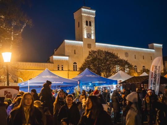 Świąteczny kiermasz NGO na Rynku (zdjęcia)