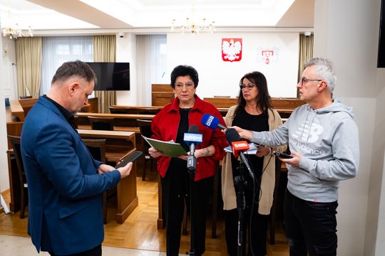 Konferencja prasowa przed poniedziałkową sesją Rady Miasta (zdjęcia)